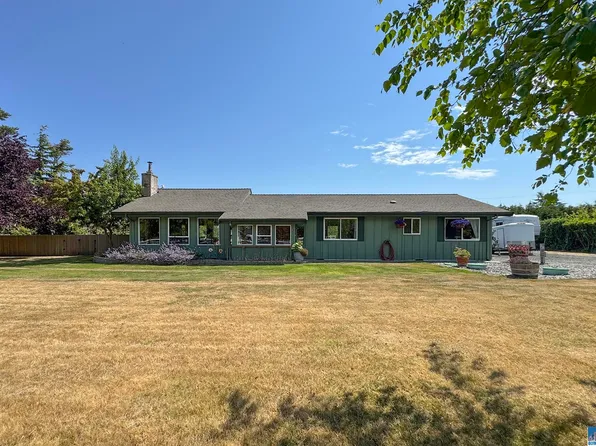 870 Thornton Dr, Sequim, WA 98382