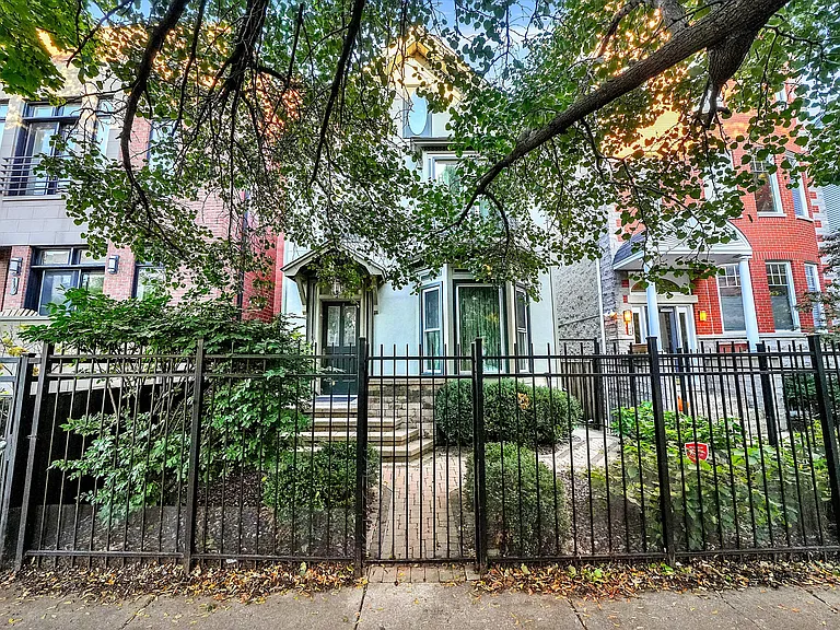3143 N Racine Ave — Photo 1