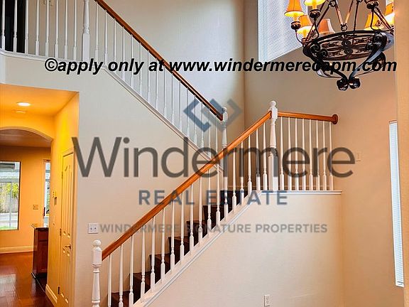 3rd image of 2053 N Bend Dr