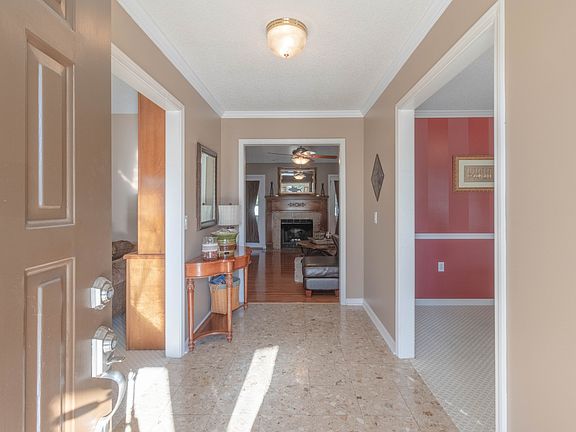4th image of 203 Longwood Ln