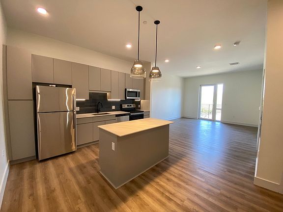 5th image of 1 Park Rd #167