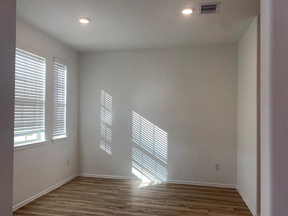 4th image of 3731 Rock Ledge Dr