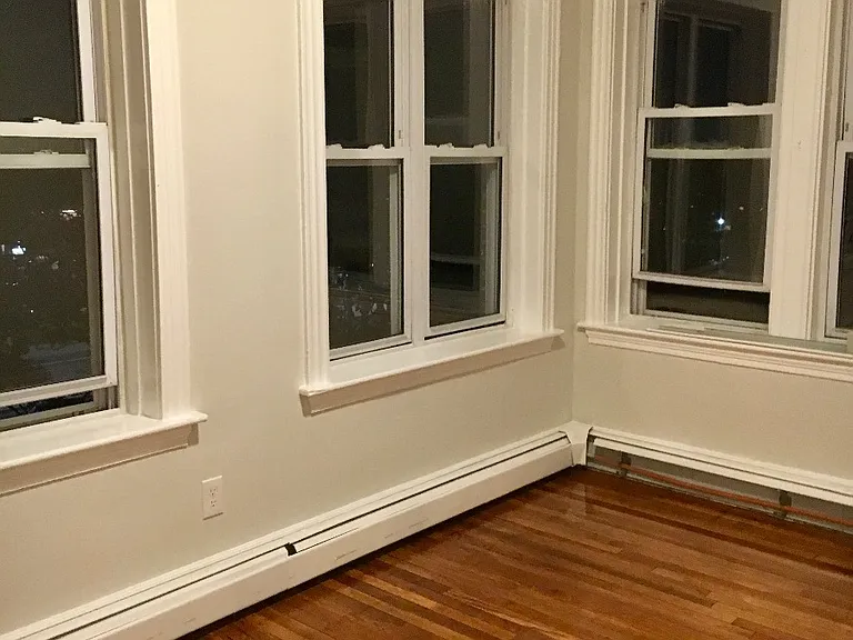 11 Quint Ave #6 — Photo 5