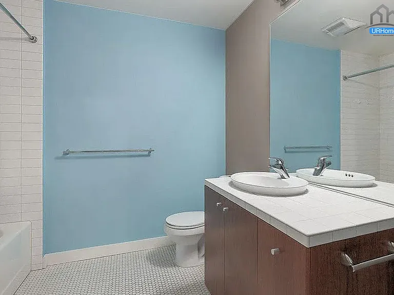 1926 W Burnside St #202 — Photo 7