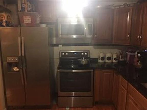 5th image of 15 Thompson Dr APT 2
