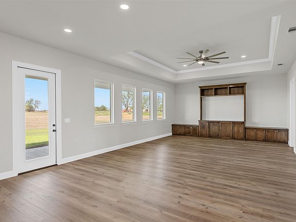 5th image of 995 Galaxy Rd