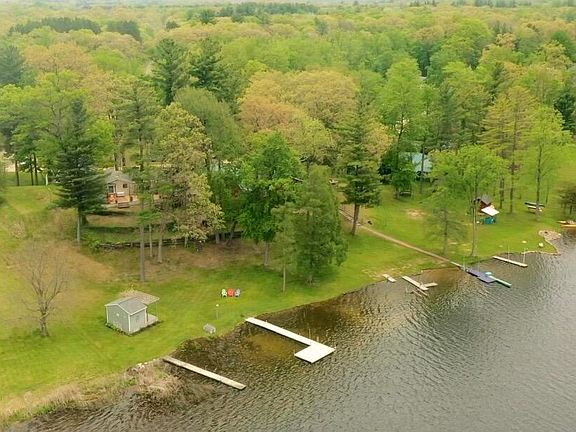 4th image of 875 Bruce Dr