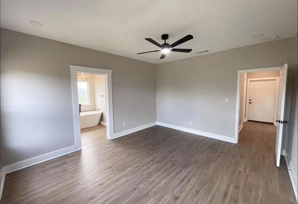 4 bed, 2131 sqft, $2,100 — Photo 3