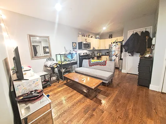 Rented by Friedman Mayer, LREB | media 1