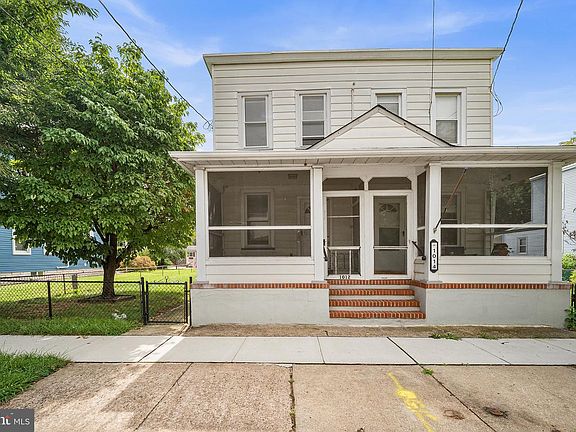4th image of 1012 W 4th St