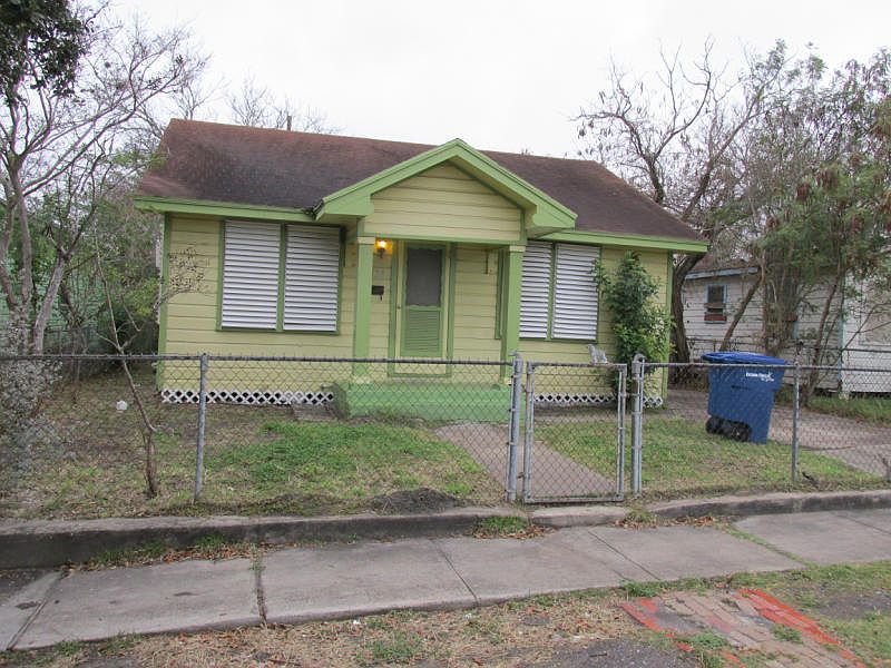 1st image of 2634 Soledad St
