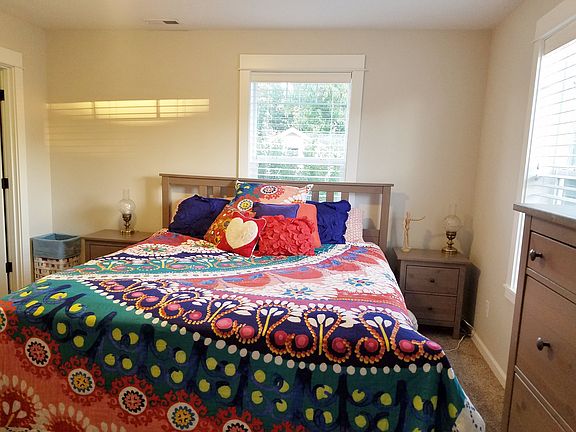 King Bed  *  Walk-in Closet