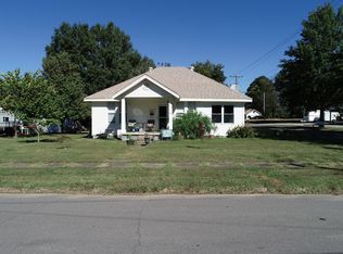 113 E Maple St, Paris, AR 72855