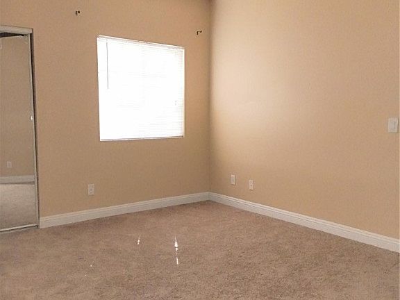 4th image of 5126 S Jones Blvd Unit 107
