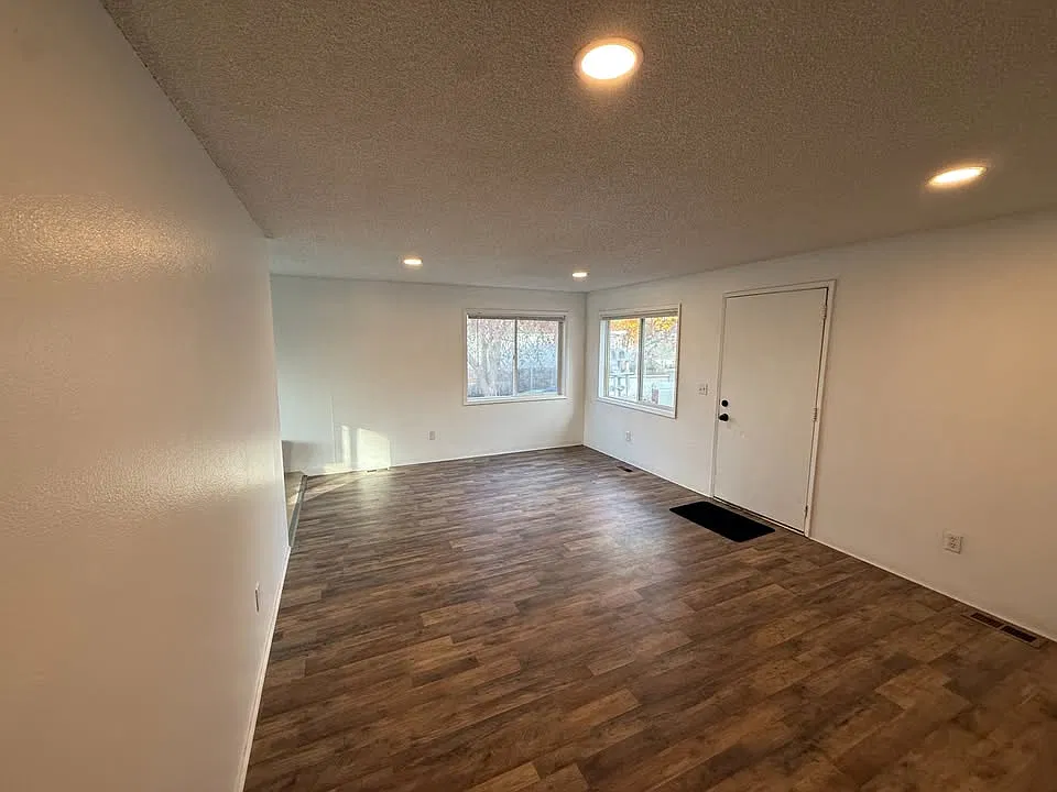 2 bed, 867 sqft, $1,600 — Photo 4