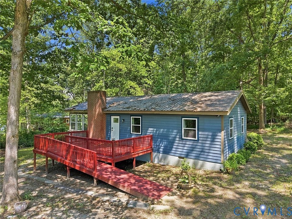 1st image of 7 Lakeside Drive Ext
