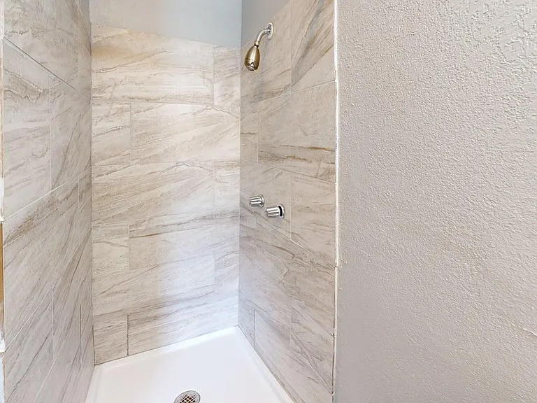Davis Square Apartments — Photo 16