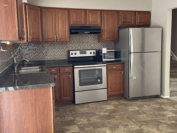 3rd image of 4979 Lyle Rd