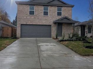 9015 Rose Pelican Ln, Baytown, TX 77521
