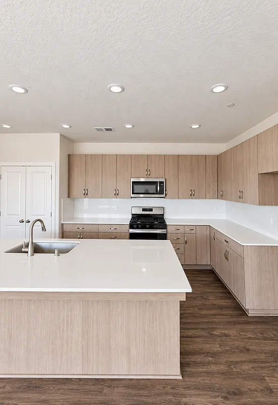 3 bed, 2.0 bath, 1830 sqft, $3,200 — Photo 2