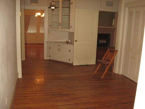 4th image of 1933 Carolina Ave