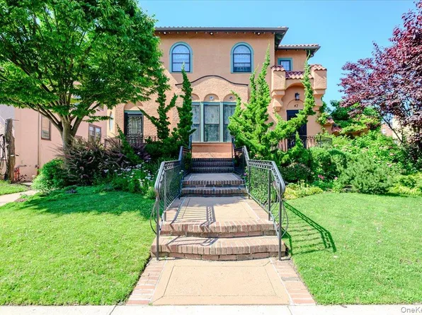 47 E Penn St, Long Beach, NY 11561