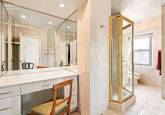 4th image of 400 E 56th St APT 14M