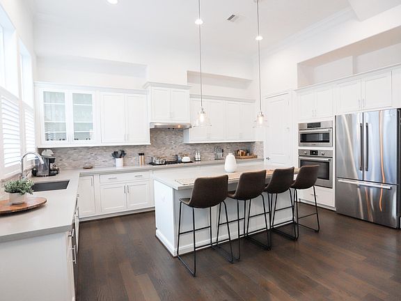 2nd image of 2304 Hutchins St