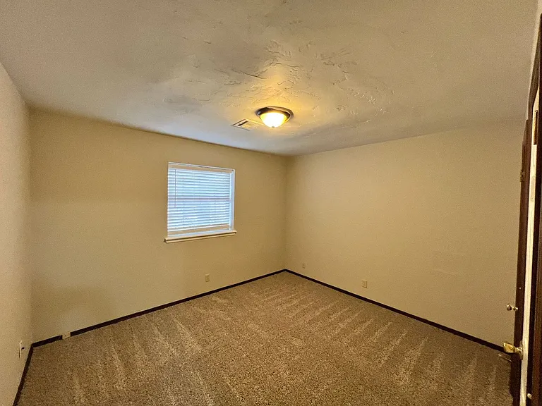 752 W Forest Dr — Photo 7