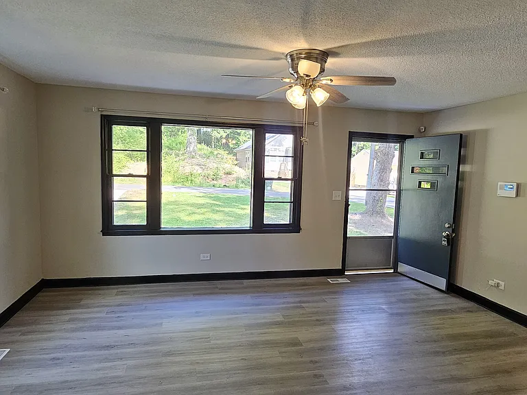 609 N Rhyne St — Photo 5