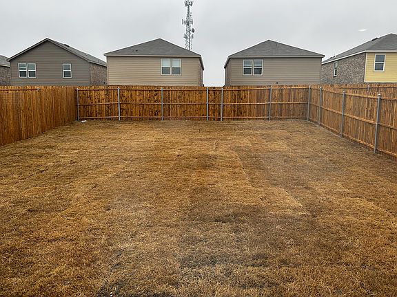 2nd image of 320 Glenwick Ln