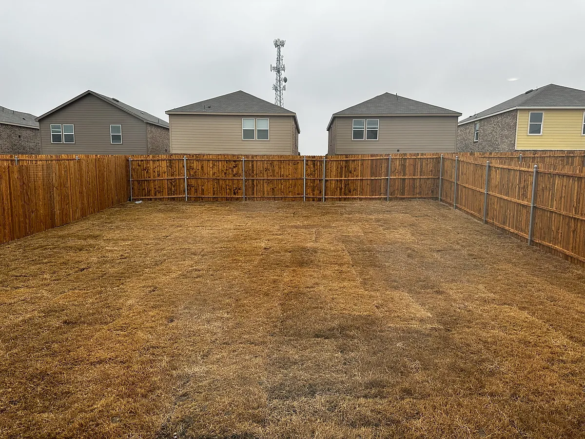Building Photo - 320 Glenwick Ln