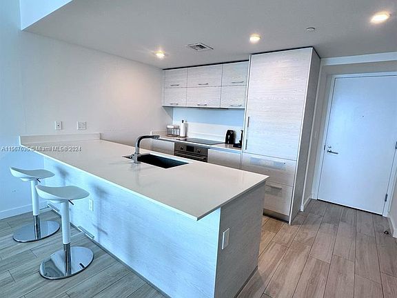 3rd image of 1300 S Miami Ave Unit 3102