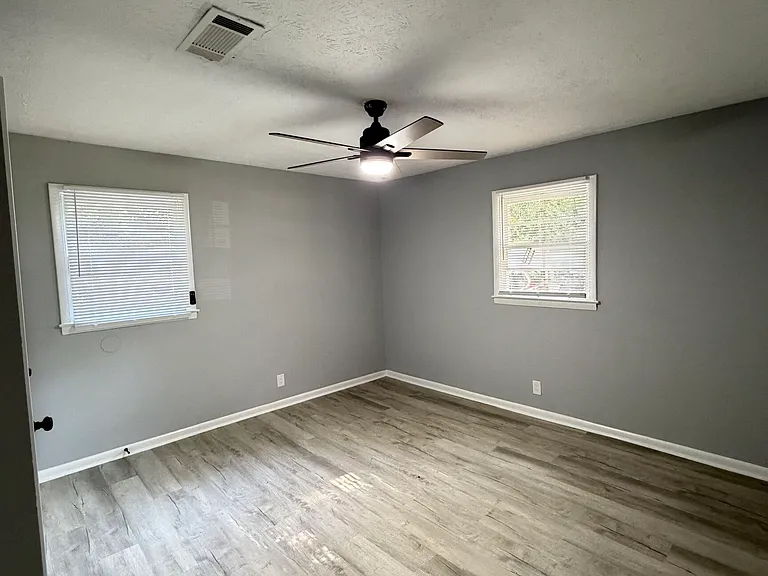 1280 Janice Ln NW — Photo 5