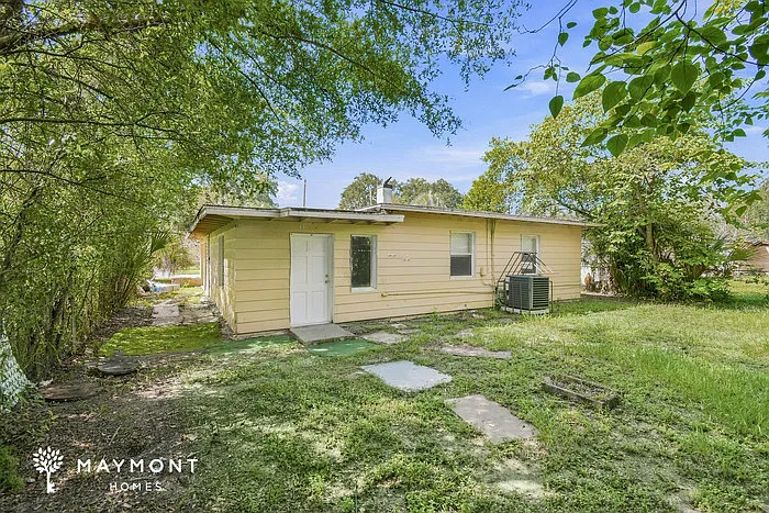 3 bed, 2.0 bath, 1378 sqft, $1,345 — Photo 2