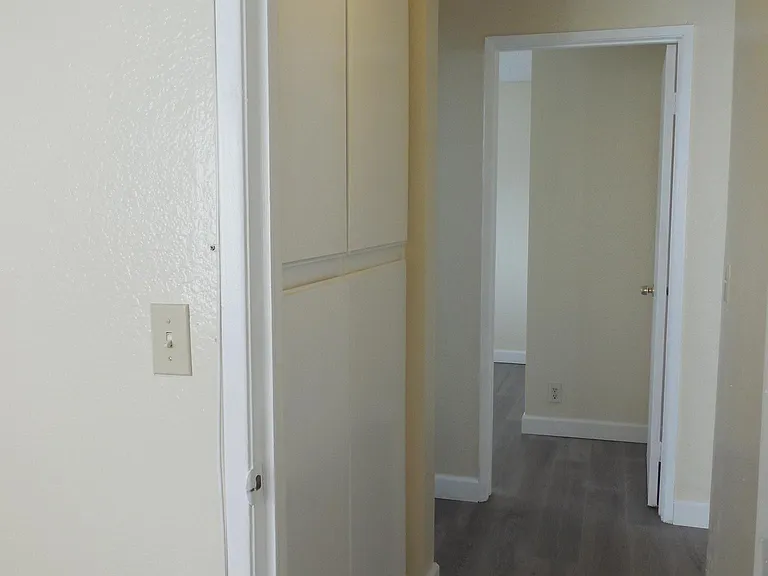 833 Gaviota Ave #H — Photo 8