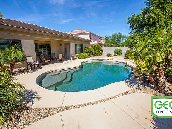 POOL & SPA