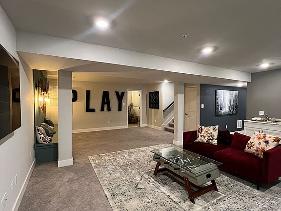 3rd image of 4563 Shakespeare Cir #Basement