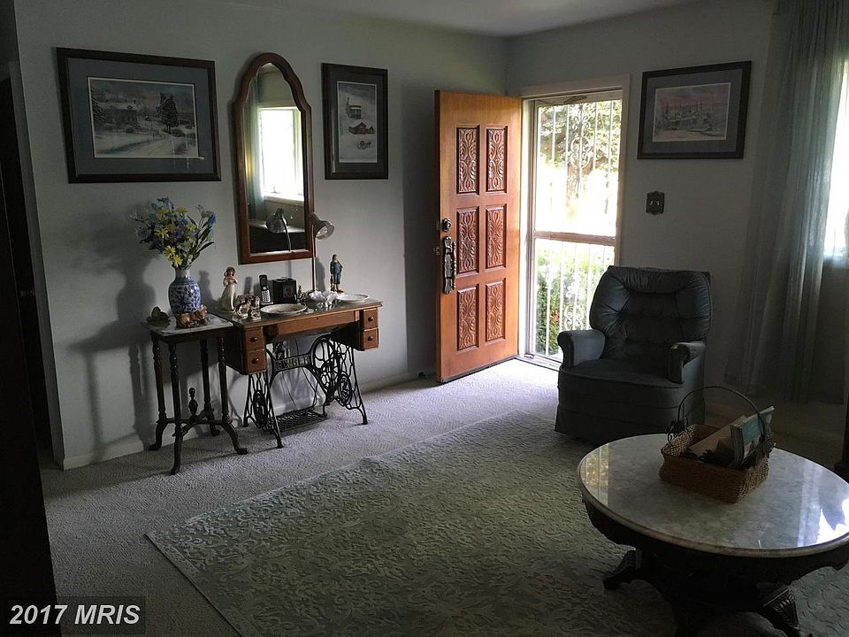 2nd image of 1203 Wilson Pl