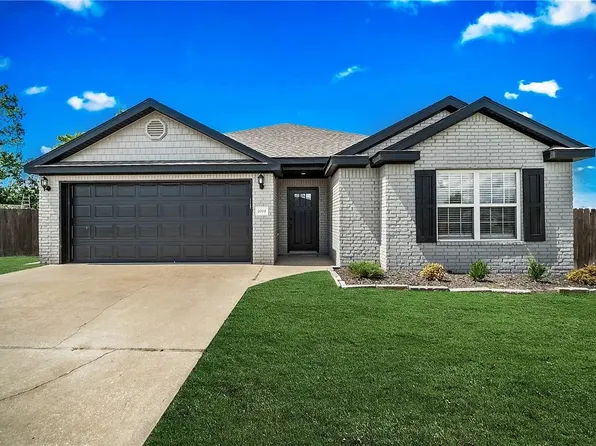 3009 W Sunset Dr, Rogers, AR 72756