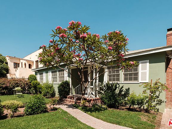 2nd image of 1030 N La Jolla Ave