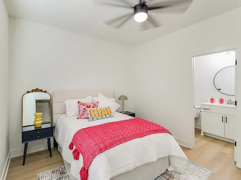 1122 W 10th Ave — Photo 17