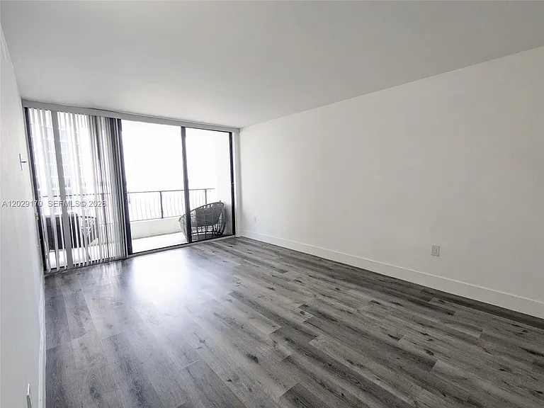 555 NE 15th St #12D — Photo 11