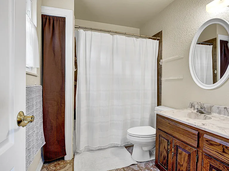 2990 Roche Dr S — Photo 19