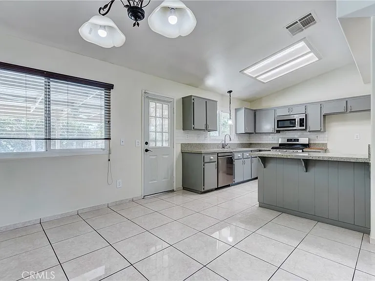 14845 Hibiscus Ave — Photo 16