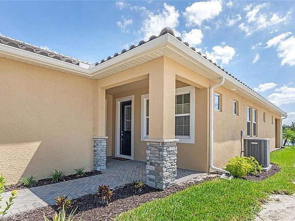 5th image of 10275 Bonavie Cove Dr