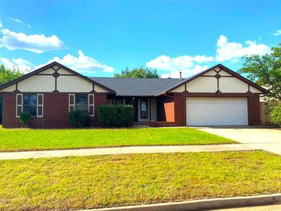 613 NE 15th St, Moore, OK, 73160