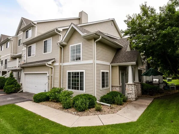 556 Willoughby Way W, Minnetonka, MN 55305