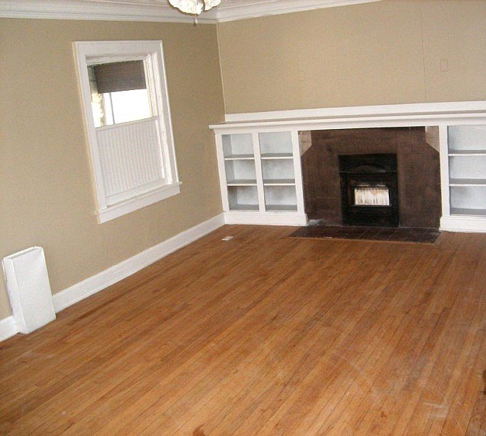2nd image of 3742 Agnes Ave