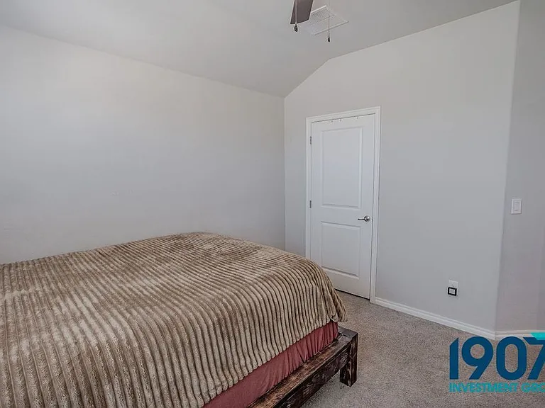 2501 Caden Ct — Photo 33